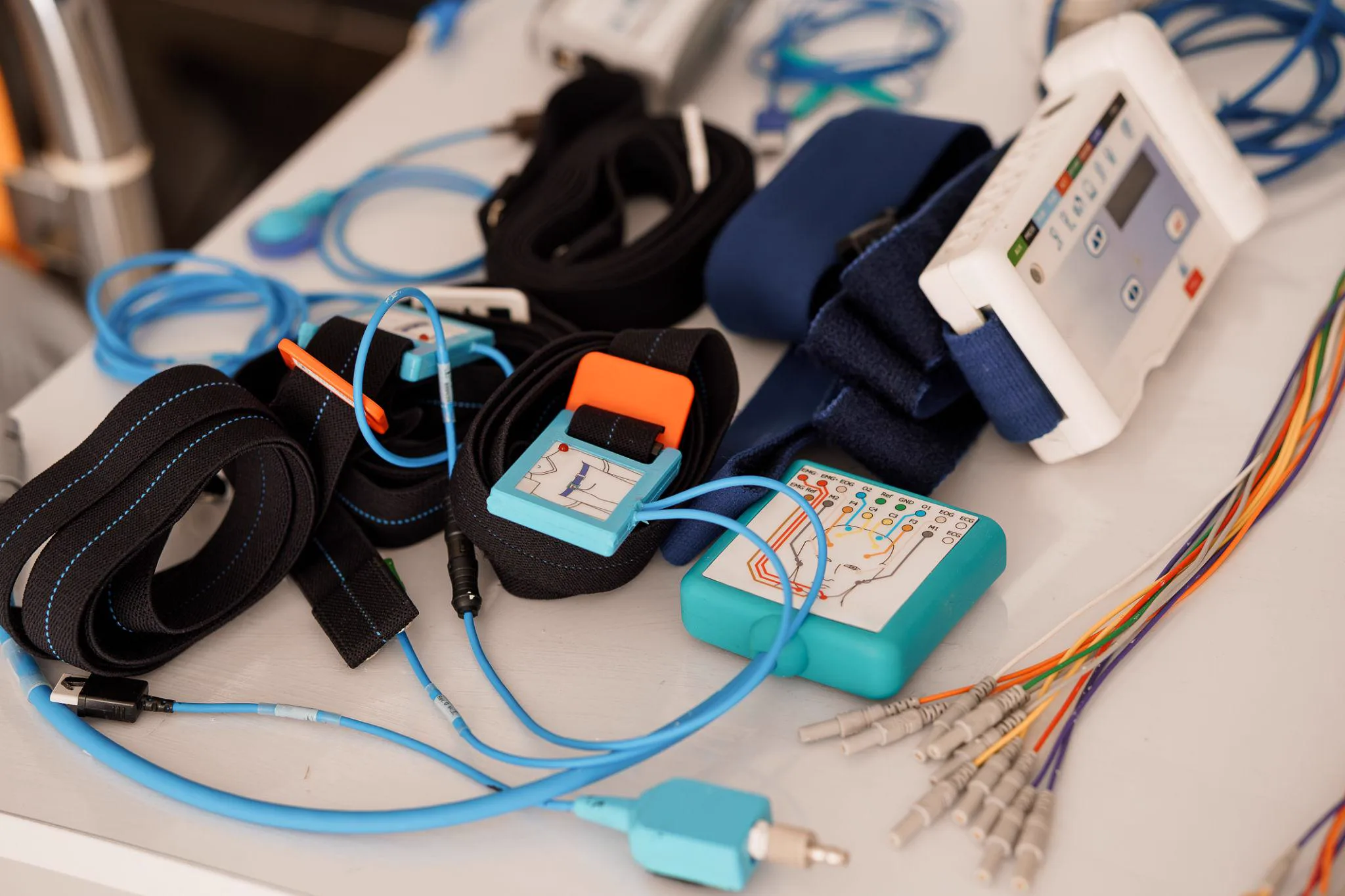 PSG sleep lab equipment — sensors, belts and recording device